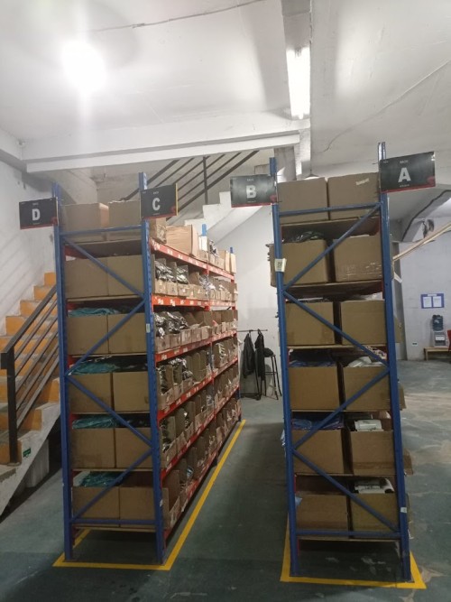 Pakde Warehouse berlokasi di Jl. Raya Tanjung Barat, Kecamatan Pasar Minggu, Kota Jakarta Selatan, Provinsi DKI Jakarta. Warehouse ini dikembangkan oleh PT Pakd...