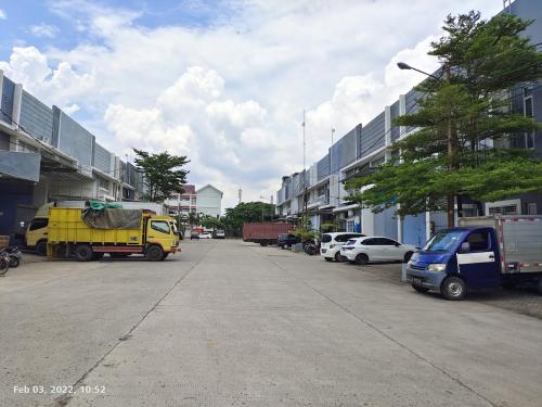 Prima Center Warehouse, Warehouse | We provide Indonesia infrastructure map on various property sectors and data. Access property listings, infrastructure developments, news, and valuable transaction data for informed decisions.