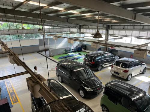 Wuling Prima Fatmawati, Automotive Dealership | We provide Indonesia infrastructure map on various property sectors and data. Access property listings, infrastructure developments, news, and valuable transaction data for informed decisions.