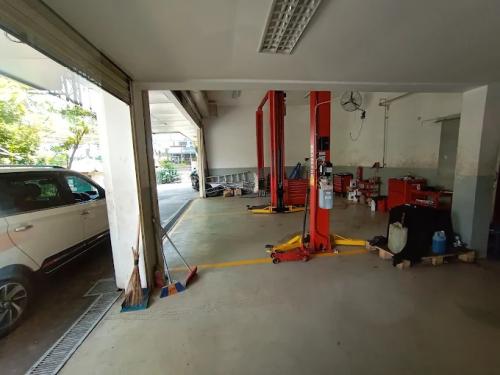 Wuling Arista Kelapa Gading, Automotive Dealership | We provide Indonesia infrastructure map on various property sectors and data. Access property listings, infrastructure developments, news, and valuable transaction data for informed decisions.
