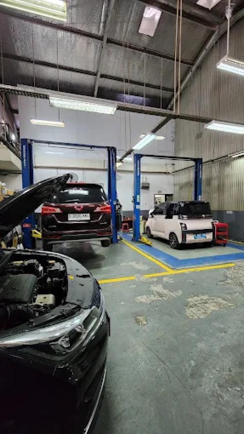 Wuling Maju Pondok Gede, Automotive Dealership | We provide Indonesia infrastructure map on various property sectors and data. Access property listings, infrastructure developments, news, and valuable transaction data for informed decisions.