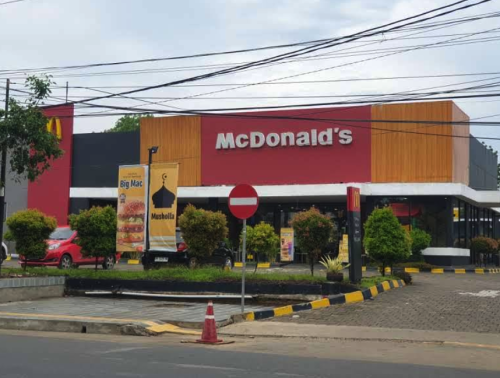 McDonald's Sipin Jambi, Stand Alone Retail | We provide Indonesia infrastructure map on various property sectors and data. Access property listings, infrastructure developments, news, and valuable transaction data for informed decisions.