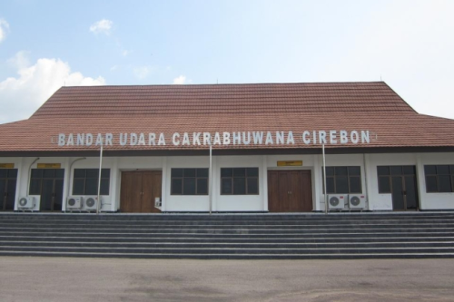 Penggung Airport / Cakrabuwana Airport, Airport, Government | We provide Indonesia infrastructure map on various property sectors and data. Access property listings, infrastructure developments, news, and valuable transaction data for informed decisions.