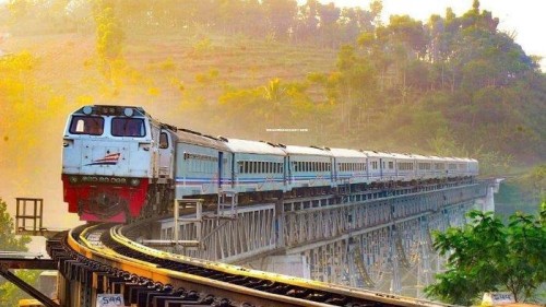 Cirebon-Kroya Intercity Line, Commuter Intercity Line, Kereta Api Indonesia (Persero) | We provide Indonesia infrastructure map on various property sectors and data. Access property listings, infrastructure developments, news, and valuable transaction data for informed decisions.