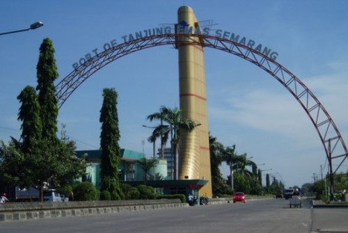 Port of Tanjung Emas, Seaport, Pelabuhan Indonesia III | We provide Indonesia infrastructure map on various property sectors and data. Access property listings, infrastructure developments, news, and valuable transaction data for informed decisions.