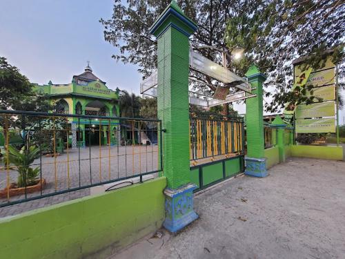 Al Azhar Islamic Primary School, Private School | We provide Indonesia infrastructure map on various property sectors and data. Access property listings, infrastructure developments, news, and valuable transaction data for informed decisions.