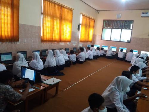 Al Huda Junior High School, Private School | We provide Indonesia infrastructure map on various property sectors and data. Access property listings, infrastructure developments, news, and valuable transaction data for informed decisions.