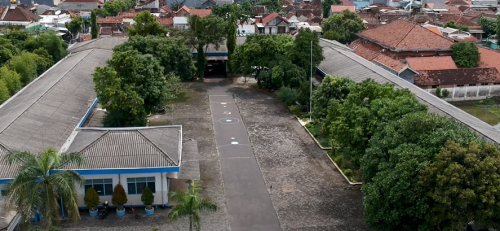 Petra Christian Senior High School, Private School | We provide Indonesia infrastructure map on various property sectors and data. Access property listings, infrastructure developments, news, and valuable transaction data for informed decisions.