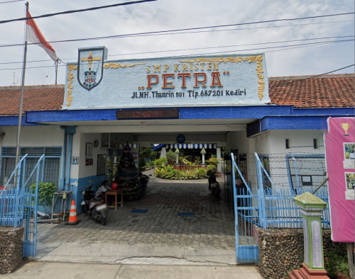 Petra Christian Junior High School, Private School | We provide Indonesia infrastructure map on various property sectors and data. Access property listings, infrastructure developments, news, and valuable transaction data for informed decisions.