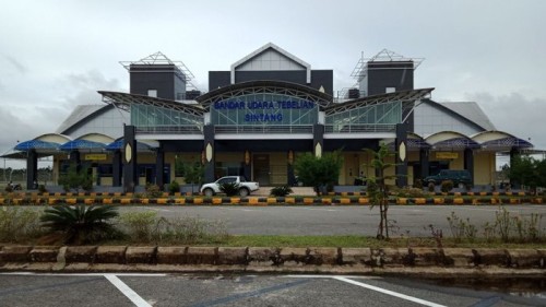 Tebelian Airport, Airport, Government | We provide Indonesia infrastructure map on various property sectors and data. Access property listings, infrastructure developments, news, and valuable transaction data for informed decisions.