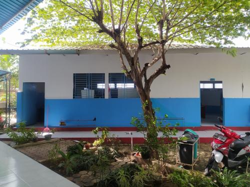 Al-Muttaqin Islamic Integrated Elementary School, Private School | We provide Indonesia infrastructure map on various property sectors and data. Access property listings, infrastructure developments, news, and valuable transaction data for informed decisions.
