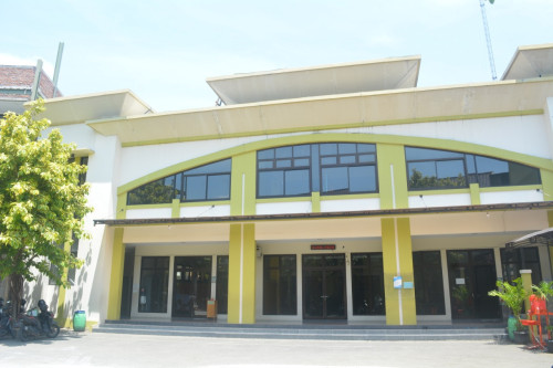 Al Irsyad Islamiyah Middle School, Private School | We provide Indonesia infrastructure map on various property sectors and data. Access property listings, infrastructure developments, news, and valuable transaction data for informed decisions.