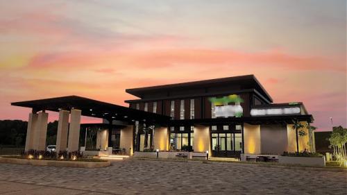AIH Business Complex, Warehouse, Artha Graha Network | We provide Indonesia infrastructure map on various property sectors and data. Access property listings, infrastructure developments, news, and valuable transaction data for informed decisions.