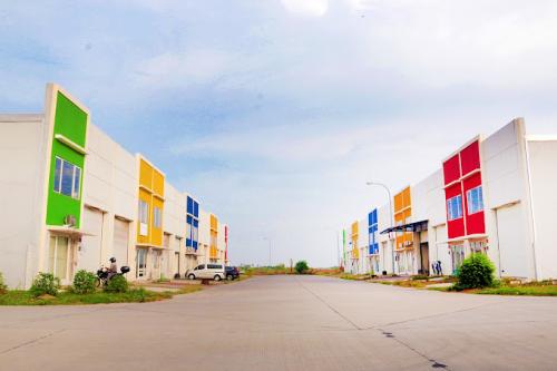 Warehousing 3 Business Center Karawan, Warehouse, Olympus  | We provide Indonesia infrastructure map on various property sectors and data. Access property listings, infrastructure developments, news, and valuable transaction data for informed decisions.