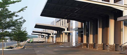SLP Warehouse A1 berlokasi di Jl. Surya Utama, Kecamatan Ciampel, Kabupaten Karawang, Provinsi Jawa Barat. Warehouse ini dikembangkan oleh SLP Surya Ticon Inter...