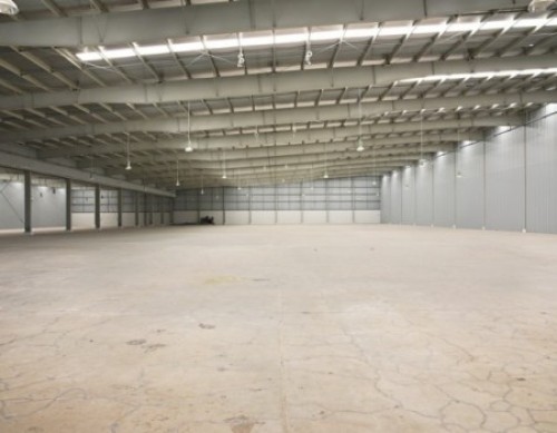 SLP Warehouse A1 berlokasi di Jl. Surya Utama, Kecamatan Ciampel, Kabupaten Karawang, Provinsi Jawa Barat. Warehouse ini dikembangkan oleh SLP Surya Ticon Inter...