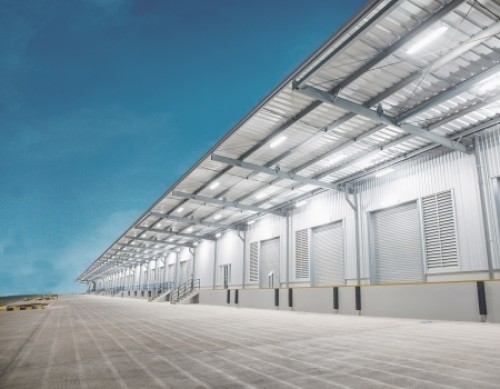 SLP Warehouse C berlokasi di Jl. Surya Utama, Kecamatan Ciampel, Kabupaten Karawang, Provinsi Jawa Barat. Warehouse ini dikembangkan oleh SLP Surya Ticon Intern...
