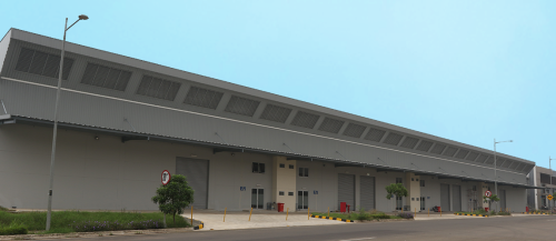 SLP Warehouse E1 berlokasi di Jl. Surya Utama, Kecamatan Ciampel, Kabupaten Karawang, Provinsi Jawa Barat. Warehouse ini dikembangkan oleh SLP Surya Ticon Inter...