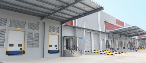 SLP Warehouse E2 berlokasi di Jl. Surya Utama, Kecamatan Ciampel, Kabupaten Karawang, Provinsi Jawa Barat. Warehouse ini dikembangkan oleh SLP Surya Ticon Inter...