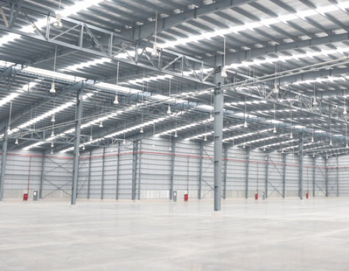 SLP Warehouse E2 berlokasi di Jl. Surya Utama, Kecamatan Ciampel, Kabupaten Karawang, Provinsi Jawa Barat. Warehouse ini dikembangkan oleh SLP Surya Ticon Inter...