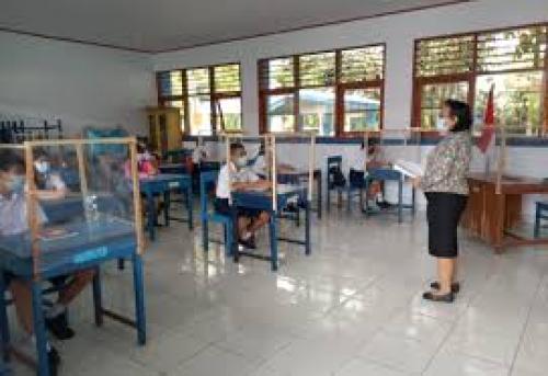 Kristen Kotamobagu Junior High School, Private School | We provide Indonesia infrastructure map on various property sectors and data. Access property listings, infrastructure developments, news, and valuable transaction data for informed decisions.