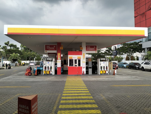 SPBU Shell BSD 4, Gas Station | We provide Indonesia infrastructure map on various property sectors and data. Access property listings, infrastructure developments, news, and valuable transaction data for informed decisions.