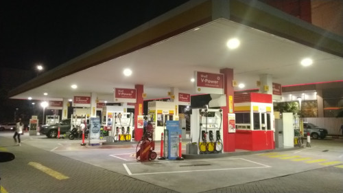 SPBU Shell BSD 4, Gas Station | We provide Indonesia infrastructure map on various property sectors and data. Access property listings, infrastructure developments, news, and valuable transaction data for informed decisions.