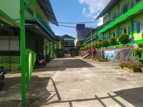 Al Hidayah Junior High School, Private School | We provide Indonesia infrastructure map on various property sectors and data. Access property listings, infrastructure developments, news, and valuable transaction data for informed decisions.
