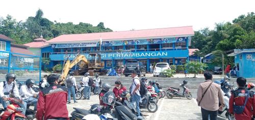 Geologi Pertambangan Vocational High School, Private School | We provide Indonesia infrastructure map on various property sectors and data. Access property listings, infrastructure developments, news, and valuable transaction data for informed decisions.