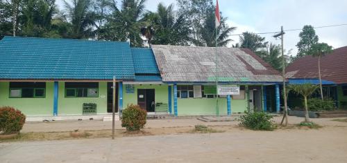 Muhammadiyah 1 Tenggarong Seberang Elementary School, Private School | We provide Indonesia infrastructure map on various property sectors and data. Access property listings, infrastructure developments, news, and valuable transaction data for informed decisions.