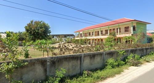 Santa Familia Catholic Primary School, Private School | We provide Indonesia infrastructure map on various property sectors and data. Access property listings, infrastructure developments, news, and valuable transaction data for informed decisions.
