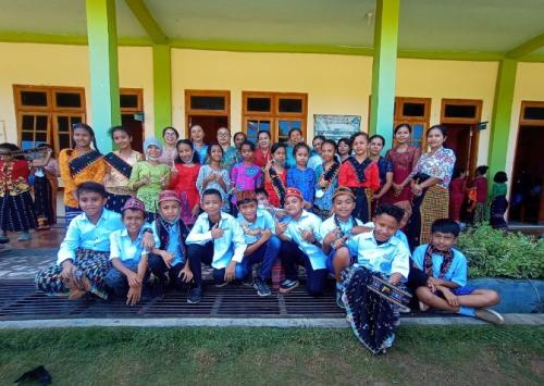 Santa Familia Catholic Primary School, Private School | We provide Indonesia infrastructure map on various property sectors and data. Access property listings, infrastructure developments, news, and valuable transaction data for informed decisions.