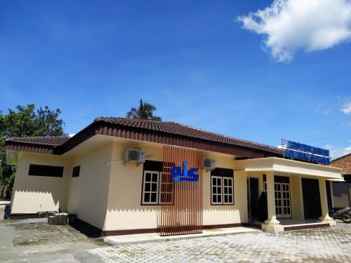 Abdurrahman Islamic School Kindergarten, Private School | We provide Indonesia infrastructure map on various property sectors and data. Access property listings, infrastructure developments, news, and valuable transaction data for informed decisions.