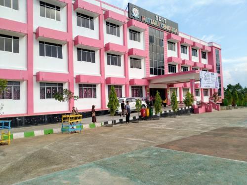 Mutiara Cendekia Integrated Islamic Elementary School, Private School | We provide Indonesia infrastructure map on various property sectors and data. Access property listings, infrastructure developments, news, and valuable transaction data for informed decisions.