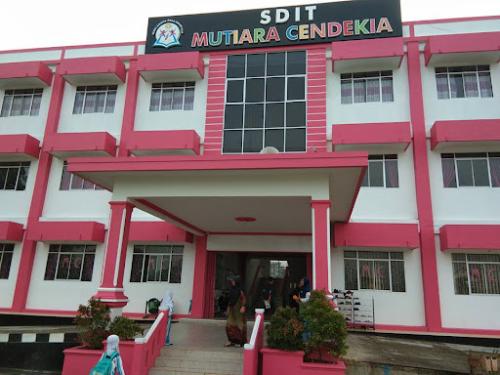 Mutiara Cendekia Integrated Islamic Kindergarten, Private School | We provide Indonesia infrastructure map on various property sectors and data. Access property listings, infrastructure developments, news, and valuable transaction data for informed decisions.