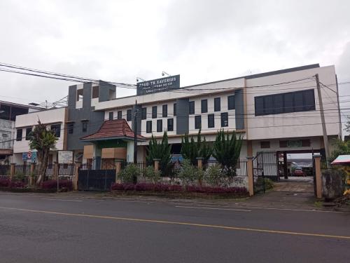 Xaverius Kindergarten, Private School | We provide Indonesia infrastructure map on various property sectors and data. Access property listings, infrastructure developments, news, and valuable transaction data for informed decisions.