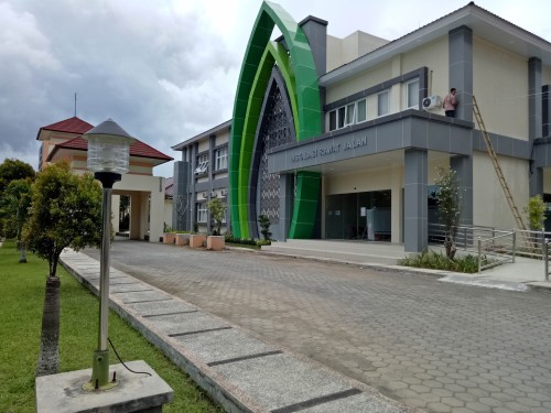 Awet Muda Narmada Regional General Hospital, Hospital | We provide Indonesia infrastructure map on various property sectors and data. Access property listings, infrastructure developments, news, and valuable transaction data for informed decisions.