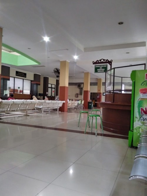 Dr. Soedono Regional Public Hospital, Hospital | We provide Indonesia infrastructure map on various property sectors and data. Access property listings, infrastructure developments, news, and valuable transaction data for informed decisions.