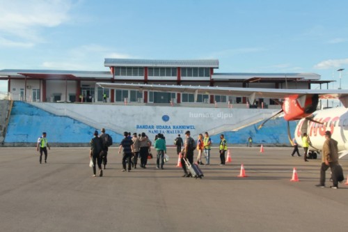 Namniwel Airport, Airport, Government | We provide Indonesia infrastructure map on various property sectors and data. Access property listings, infrastructure developments, news, and valuable transaction data for informed decisions.