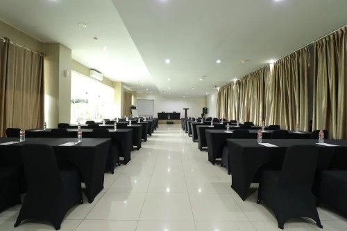Completed hotel, PT Saka Mitra Sejati | We provide Indonesia infrastructure map on various property sectors and data. Access property listings, infrastructure developments, news, and valuable transaction data for informed decisions.