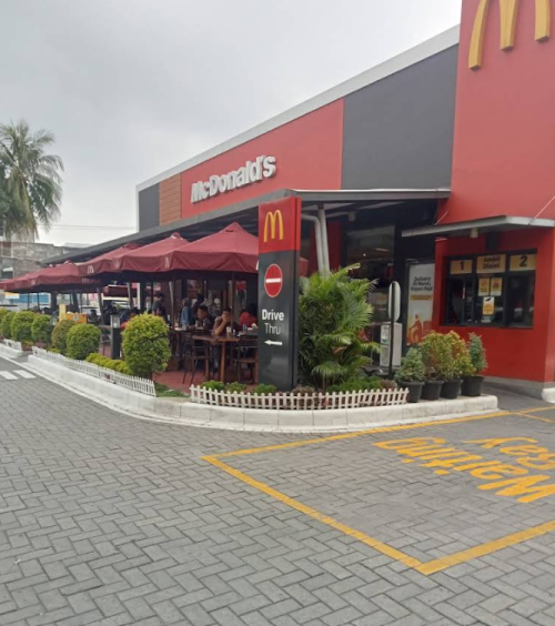 McDonald's SM Raja Medan, Stand Alone Retail | We provide Indonesia infrastructure map on various property sectors and data. Access property listings, infrastructure developments, news, and valuable transaction data for informed decisions.