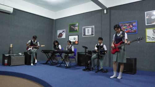 Global Prima Junior High School, Private School | We provide Indonesia infrastructure map on various property sectors and data. Access property listings, infrastructure developments, news, and valuable transaction data for informed decisions.