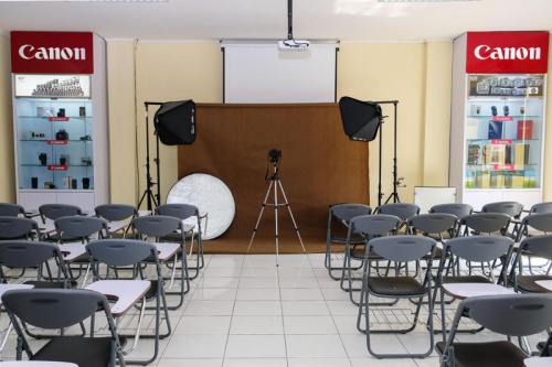 Sutomo 1 Senior High School, Private School | We provide Indonesia infrastructure map on various property sectors and data. Access property listings, infrastructure developments, news, and valuable transaction data for informed decisions.