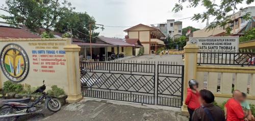 Santo Thomas 4 Primary School, Private School | We provide Indonesia infrastructure map on various property sectors and data. Access property listings, infrastructure developments, news, and valuable transaction data for informed decisions.