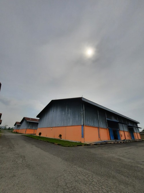 Bulog Warehouse Mabar Medan berlokasi di Jl. Rumah Potong Hewan, Kecamatan Medan Deli, Kota Medan, Provinsi Sumatera Utara. Warehouse ini dikembangkan oleh Peru...
