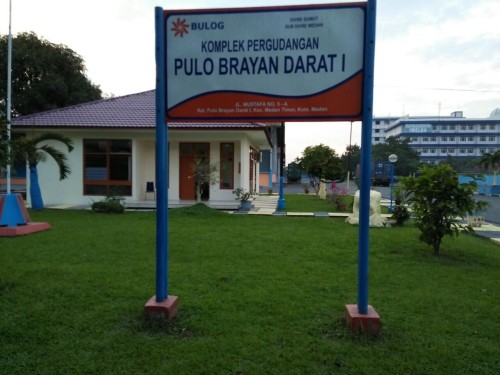 Bulog Warehouse Pulo Brayan Darat I berlokasi di Jl. Mustafa, Kecamatan Medan Timur, Kota Medan, Provinsi Sumatera Utara. Warehouse ini dikembangkan oleh Perusa...
