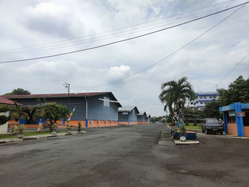 Bulog Warehouse Pulo Brayan Darat I berlokasi di Jl. Mustafa, Kecamatan Medan Timur, Kota Medan, Provinsi Sumatera Utara. Warehouse ini dikembangkan oleh Perusa...