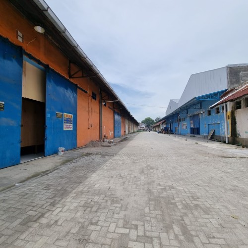 Bulog Warehouse Panjang berlokasi di Jl. Budi Kemasyarakatan, Kecamatan Medan Timur, Kota Medan, Provinsi Sumatera Utara. Warehouse ini dikembangkan oleh Perusa...