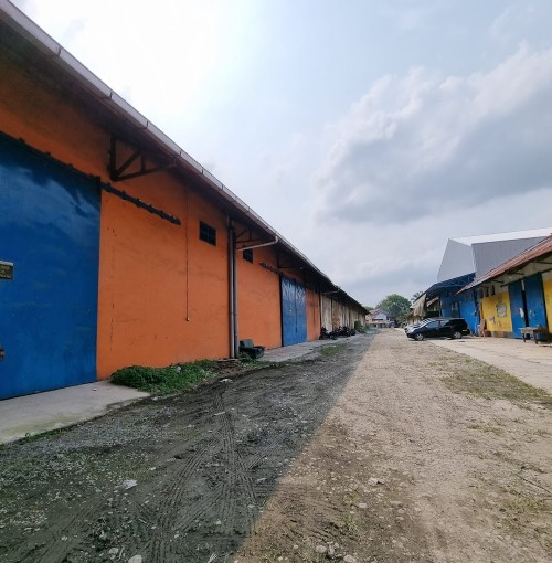 Bulog Warehouse Panjang berlokasi di Jl. Budi Kemasyarakatan, Kecamatan Medan Timur, Kota Medan, Provinsi Sumatera Utara. Warehouse ini dikembangkan oleh Perusa...