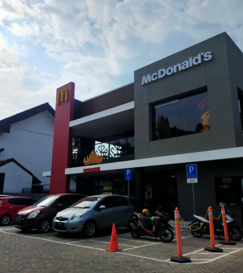 McDonald's Metro Lampung, Stand Alone Retail | We provide Indonesia infrastructure map on various property sectors and data. Access property listings, infrastructure developments, news, and valuable transaction data for informed decisions.
